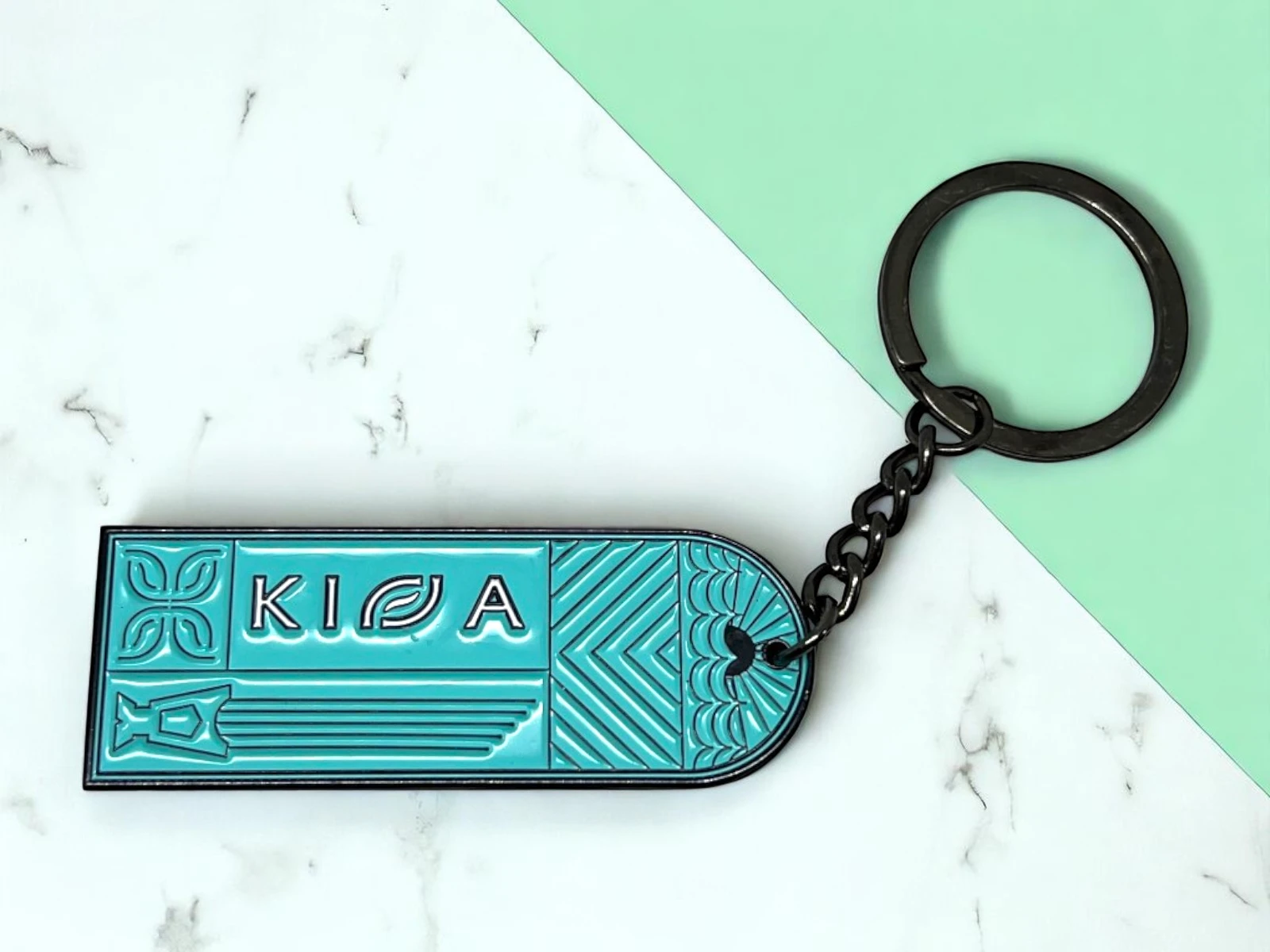 Breloki metalowe na zamówienie z logo, grawerem lub emalią