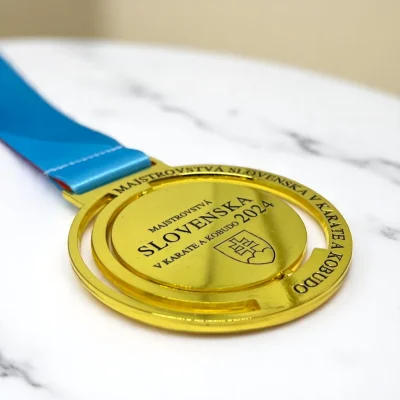 złoty medal personalizowany z logo medal na zamówienie nagroda
