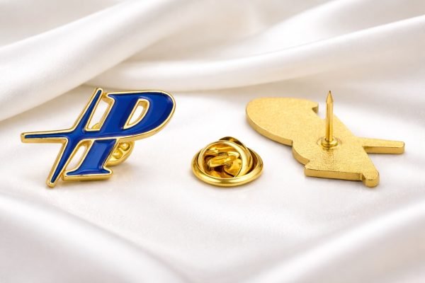 Przypinki z agrafką na zamówienie z własnym nadrukiem